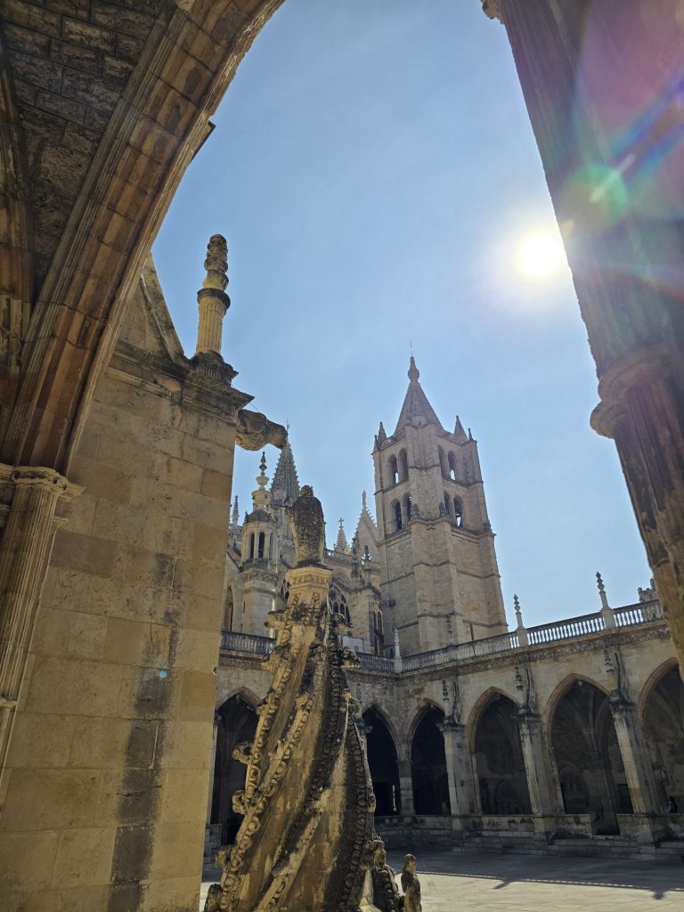 Uitgelichte afbeelding bij León ontdekken: kathedraal, Barrio Húmedo en Cecina de León